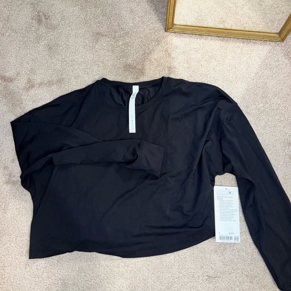 NWT lululemon muscle long sleeve. Oversized crop fit.